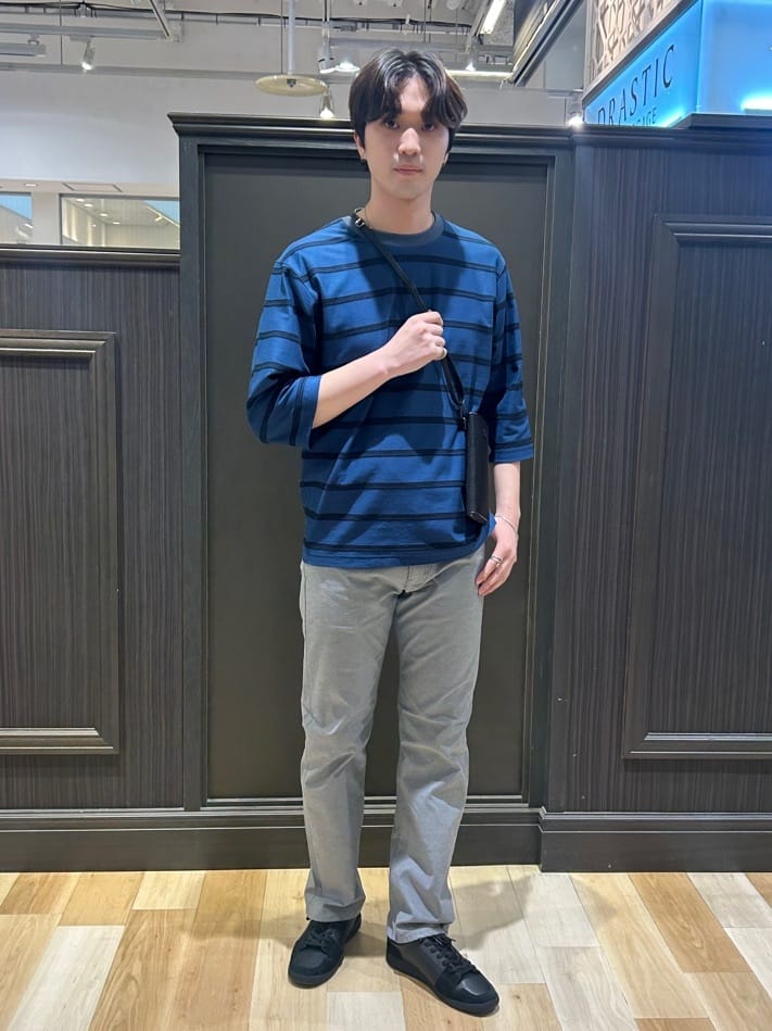 TAKEO KIKUCHIのレザースニーカーを使ったコーディネートを紹介します。｜Rakuten Fashion(楽天ファッション／旧楽天ブランドアベニュー)4547752