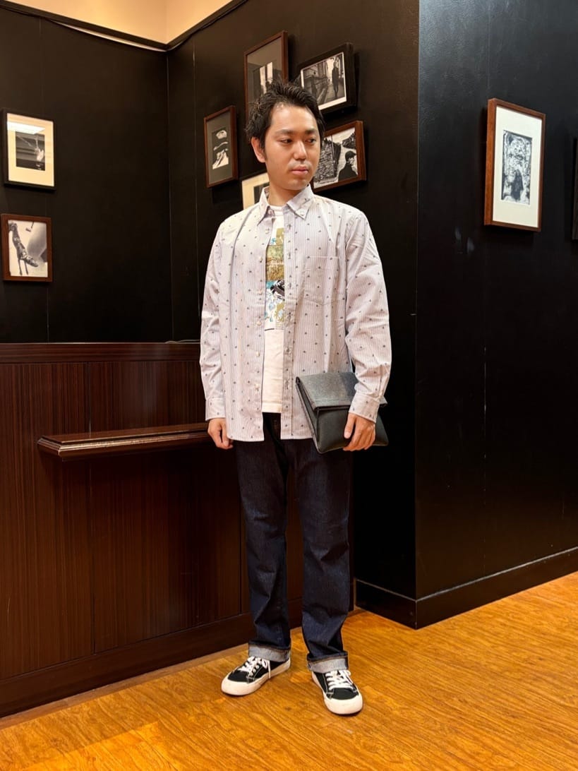 TAKEO KIKUCHIのハットモチーフ ジャカード ストライプ シャツを使ったコーディネートを紹介します。｜Rakuten Fashion(楽天ファッション／旧楽天ブランドアベニュー)4553450