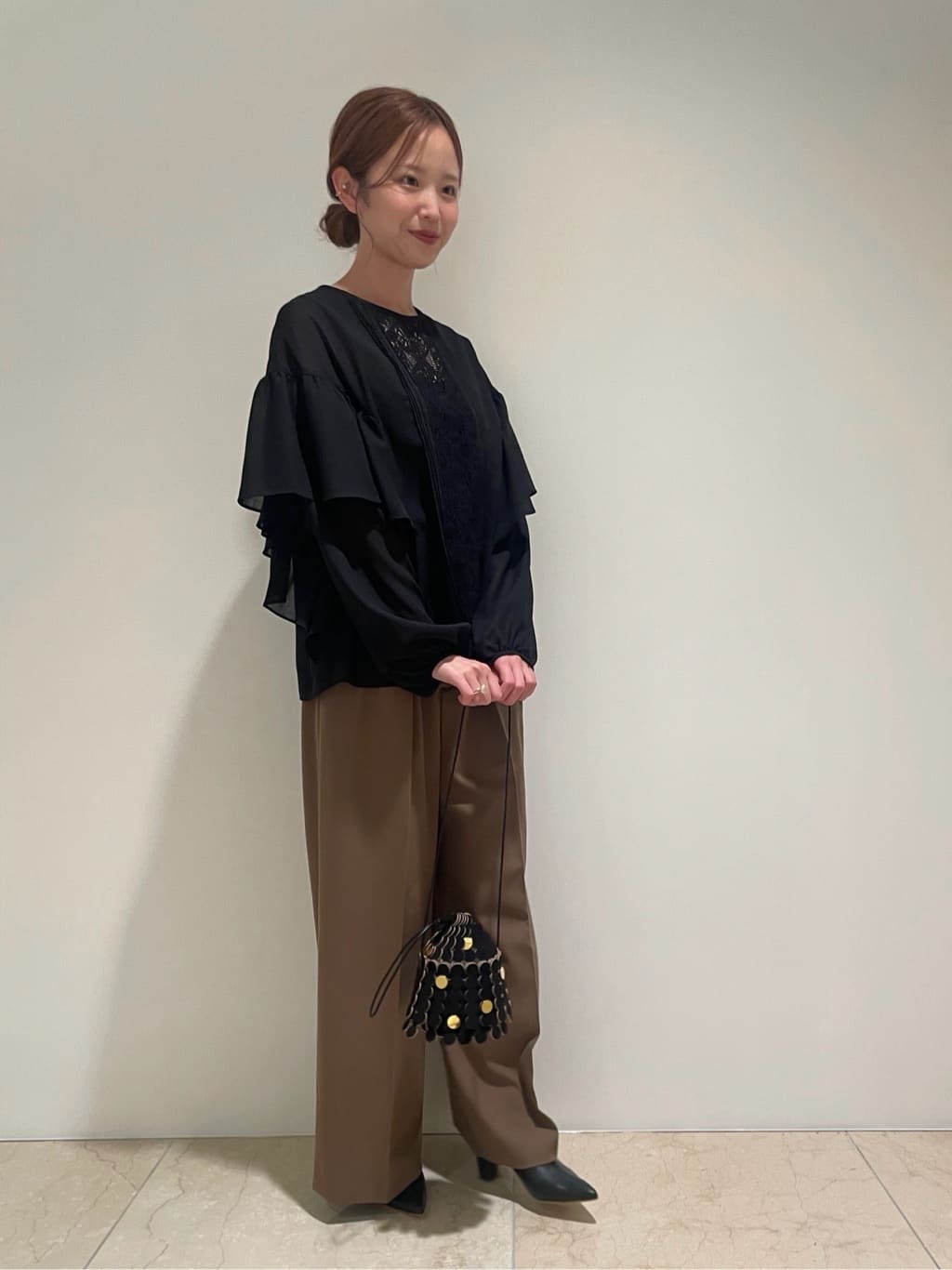 1er Arrondissementのボイル*レースブラウスを使ったコーディネートを紹介します。｜Rakuten Fashion(楽天ファッション／旧楽天ブランドアベニュー)4555790