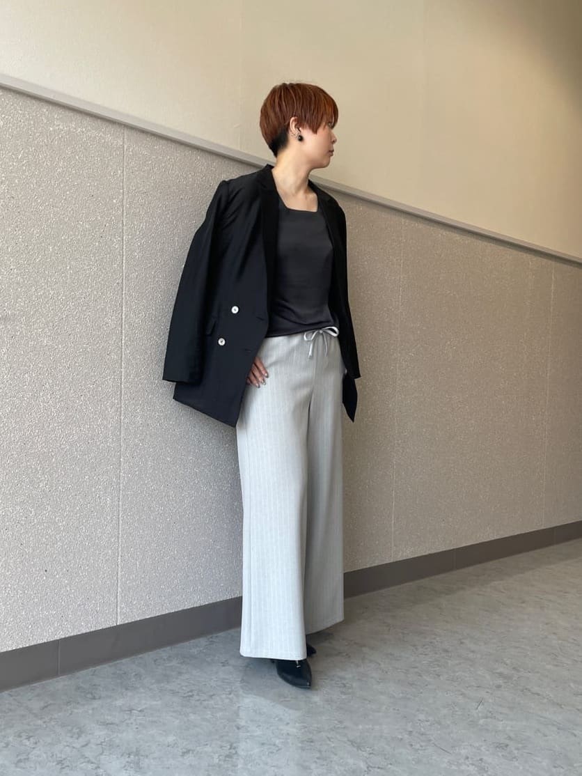 Vinのスクエアネック異素材コンビタンクトップを使ったコーディネートを紹介します。｜Rakuten Fashion(楽天ファッション／旧楽天ブランドアベニュー)4558887