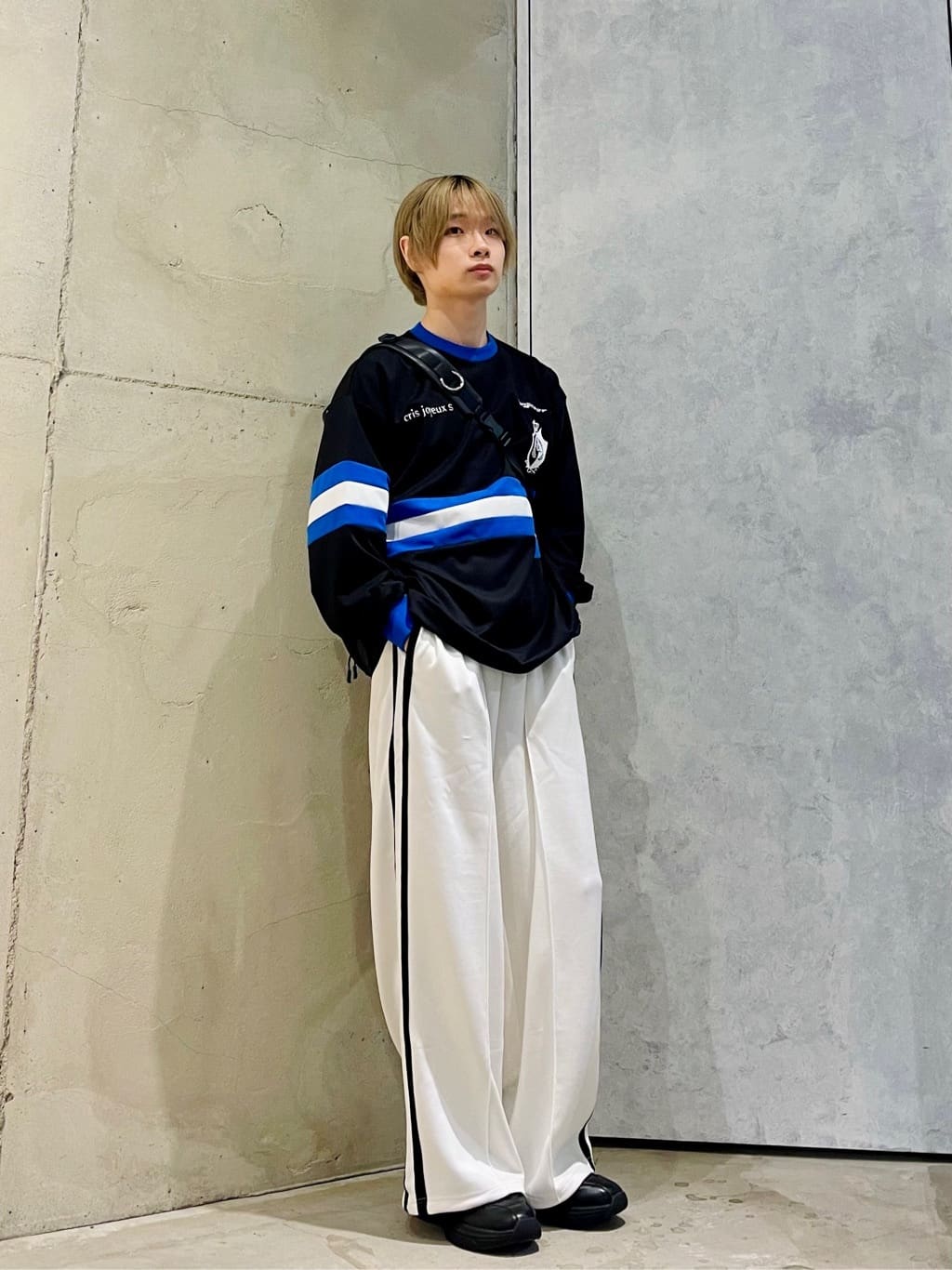 tk.TAKEO KIKUCHIのカジュアルワンショルダーバッグを使ったコーディネートを紹介します。｜Rakuten Fashion(楽天ファッション／旧楽天ブランドアベニュー)4561190