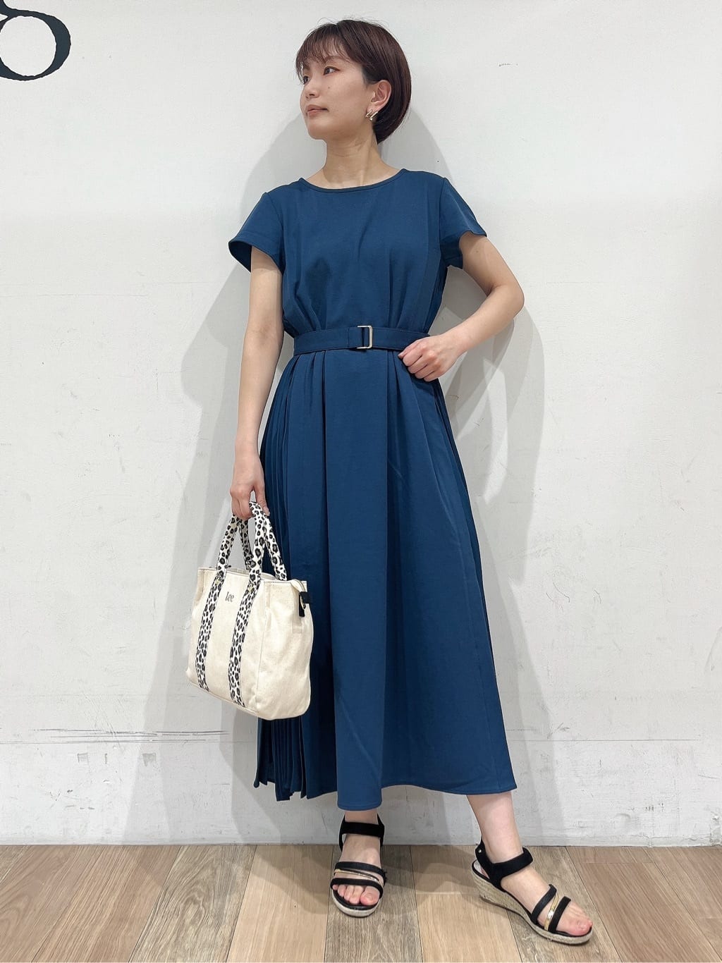 groveの【Lee別注】スクエアキャンバストートを使ったコーディネートを紹介します。｜Rakuten Fashion(楽天ファッション／旧楽天ブランドアベニュー)4563331