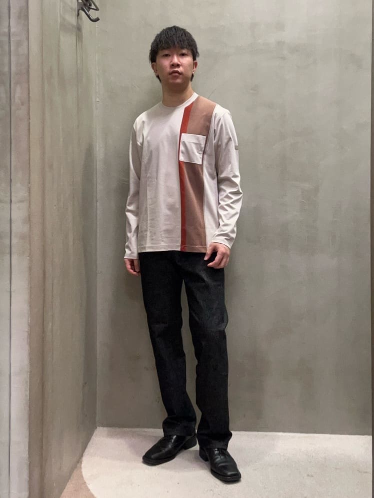 TAKEO KIKUCHIの【モンスターストレッチ】日本製 ワンウォッシュ デニムパンツを使ったコーディネートを紹介します。｜Rakuten Fashion(楽天ファッション／旧楽天ブランドアベニュー)4569190