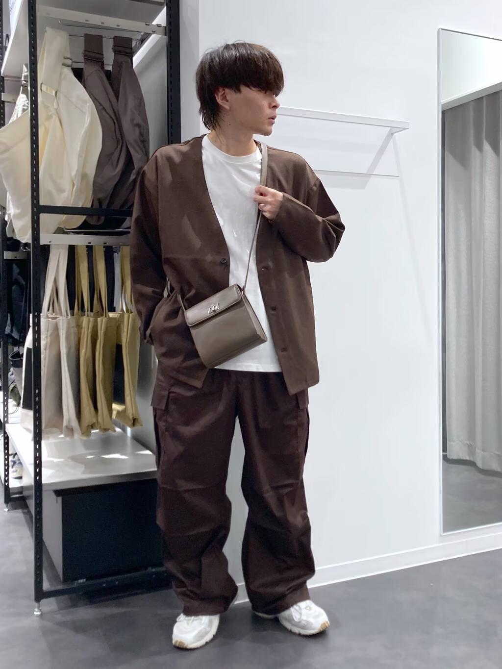 LAKOLEのフェイクレザーメタルスクエアミニショルダーを使ったコーディネートを紹介します。｜Rakuten Fashion(楽天ファッション／旧楽天ブランドアベニュー)4572338