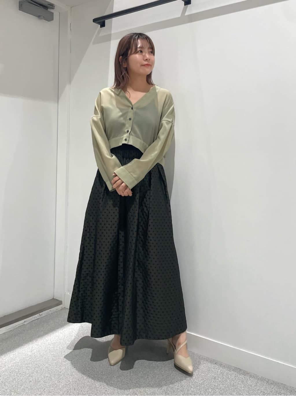 LASUDのシアートリコットシャツカーディガンを使ったコーディネートを紹介します。｜Rakuten Fashion(楽天ファッション／旧楽天ブランドアベニュー)4572787