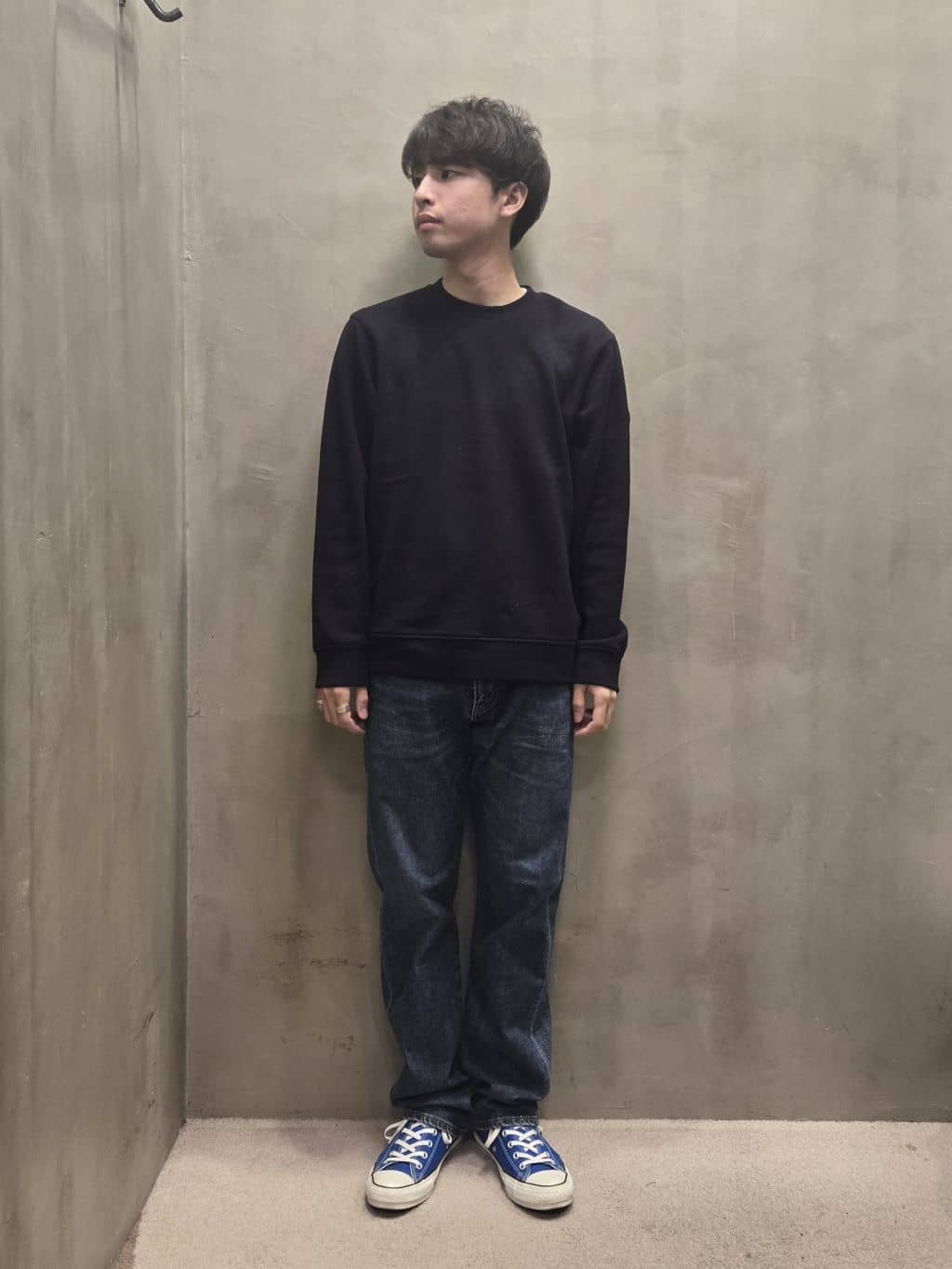 TAKEO KIKUCHIの【モンスターストレッチ】日本製 ウォッシュド デニムパンツを使ったコーディネートを紹介します。｜Rakuten Fashion(楽天ファッション／旧楽天ブランドアベニュー)4572947