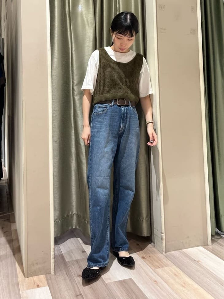 AMERICAN HOLICのストレートデニムを使ったコーディネートを紹介します。｜Rakuten Fashion(楽天ファッション／旧楽天ブランドアベニュー)4573531