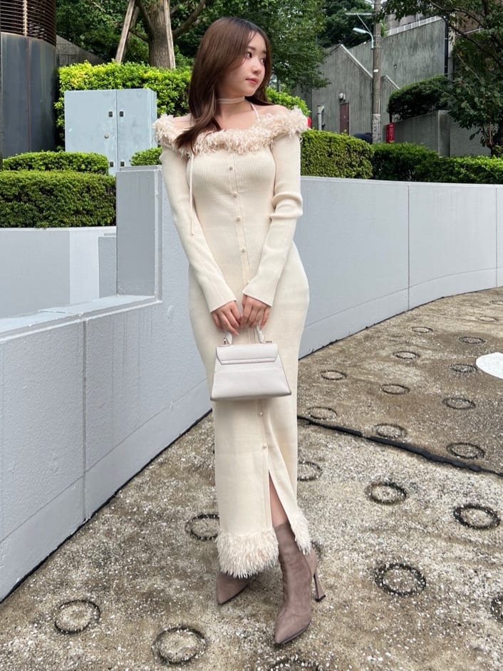 rienda フェイクファーオフショルタイトニットワンピース 新