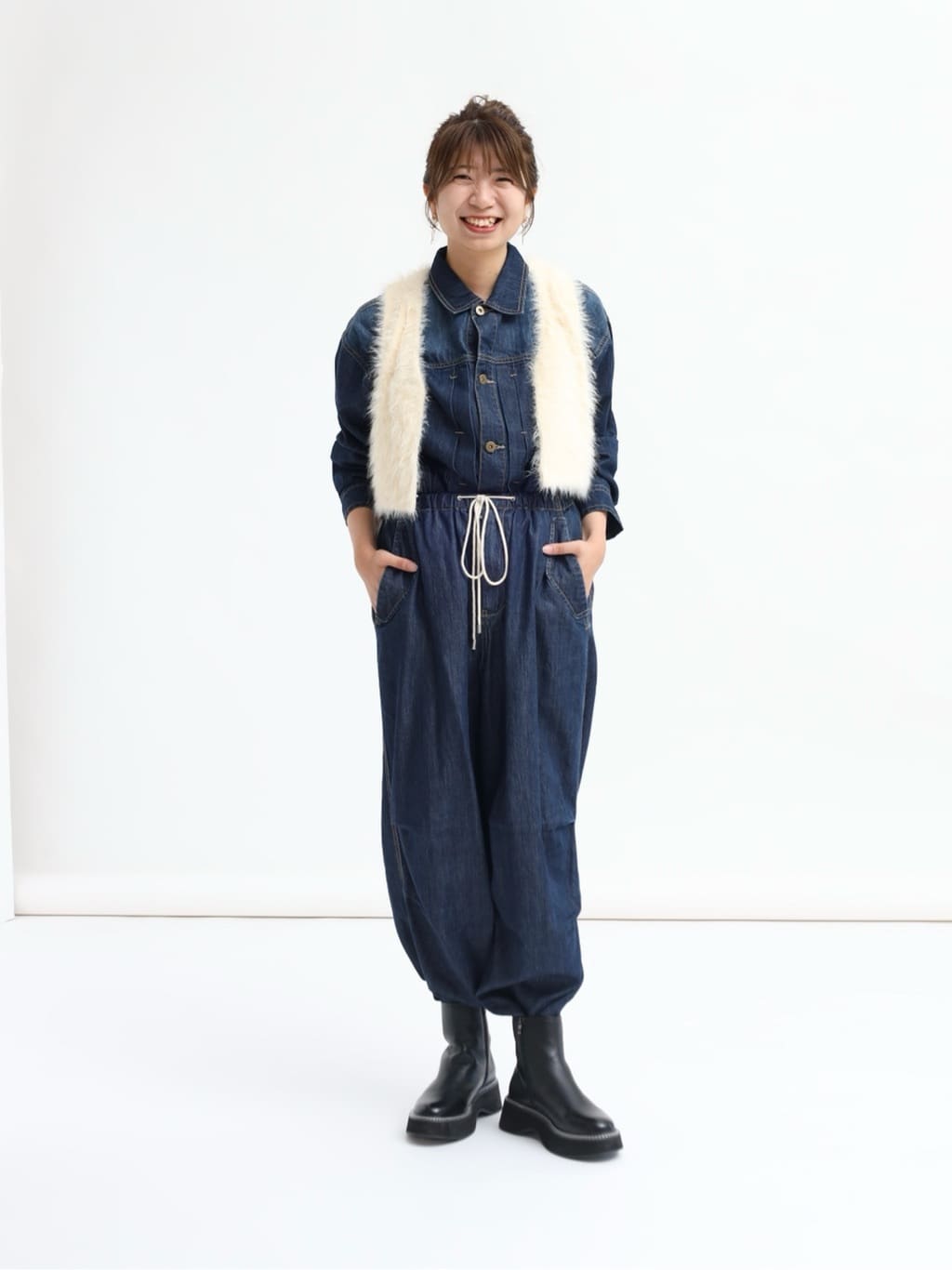 Vinのテンセルデニムシャツジャケットを使ったコーディネートを紹介します。｜Rakuten Fashion(楽天ファッション／旧楽天ブランドアベニュー)4577105