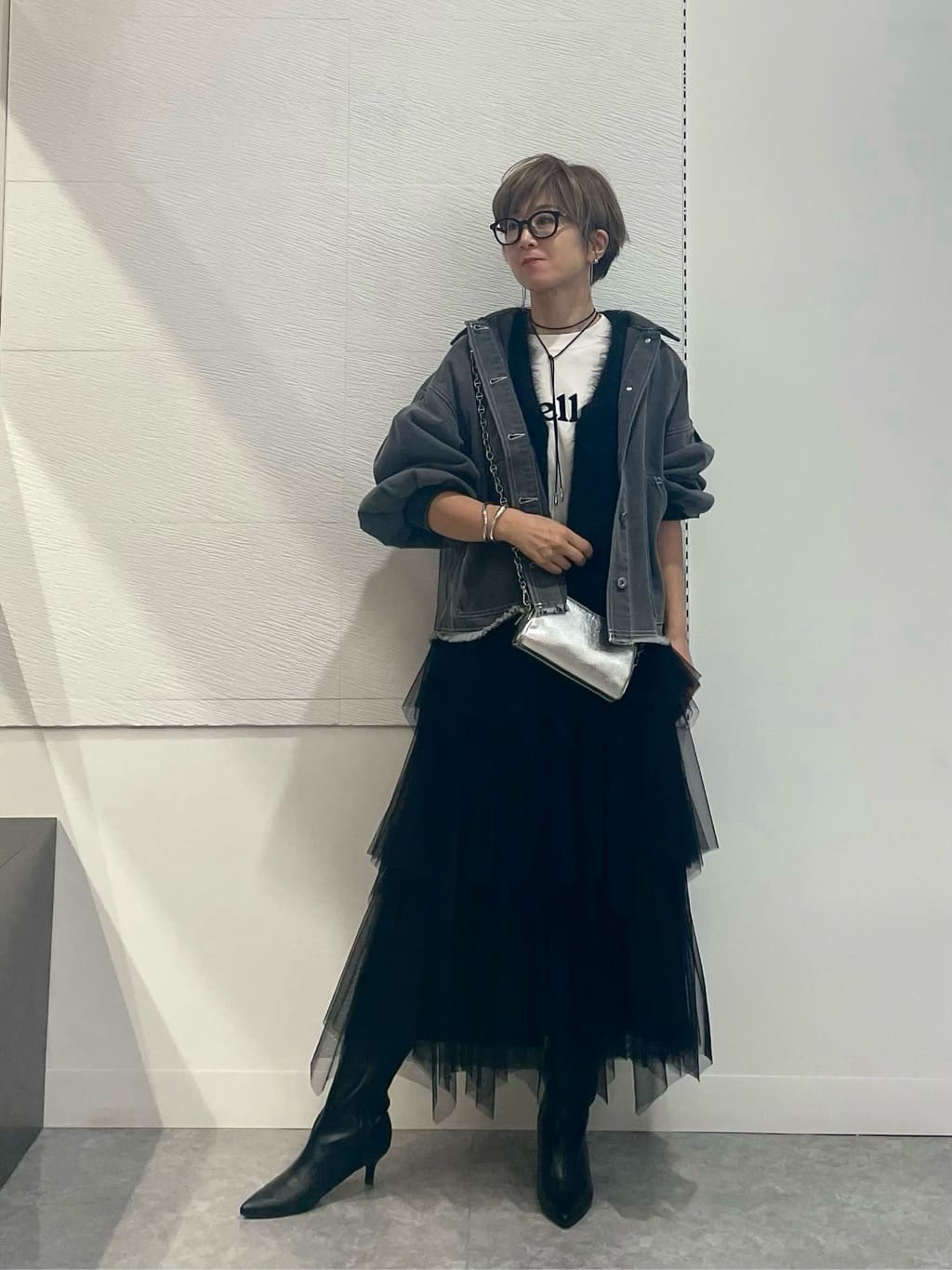 Vinのボリュームスリーブデニムジャケットを使ったコーディネートを紹介します。｜Rakuten Fashion(楽天ファッション／旧楽天ブランドアベニュー)4577690