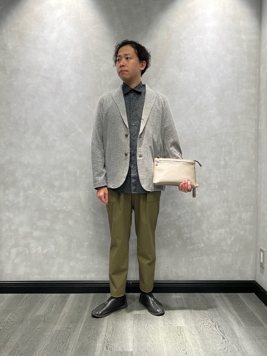 TAKEO KIKUCHIのベイカー イージーパンツを使ったコーディネートを紹介します。｜Rakuten Fashion(楽天ファッション／旧楽天ブランドアベニュー)4580643