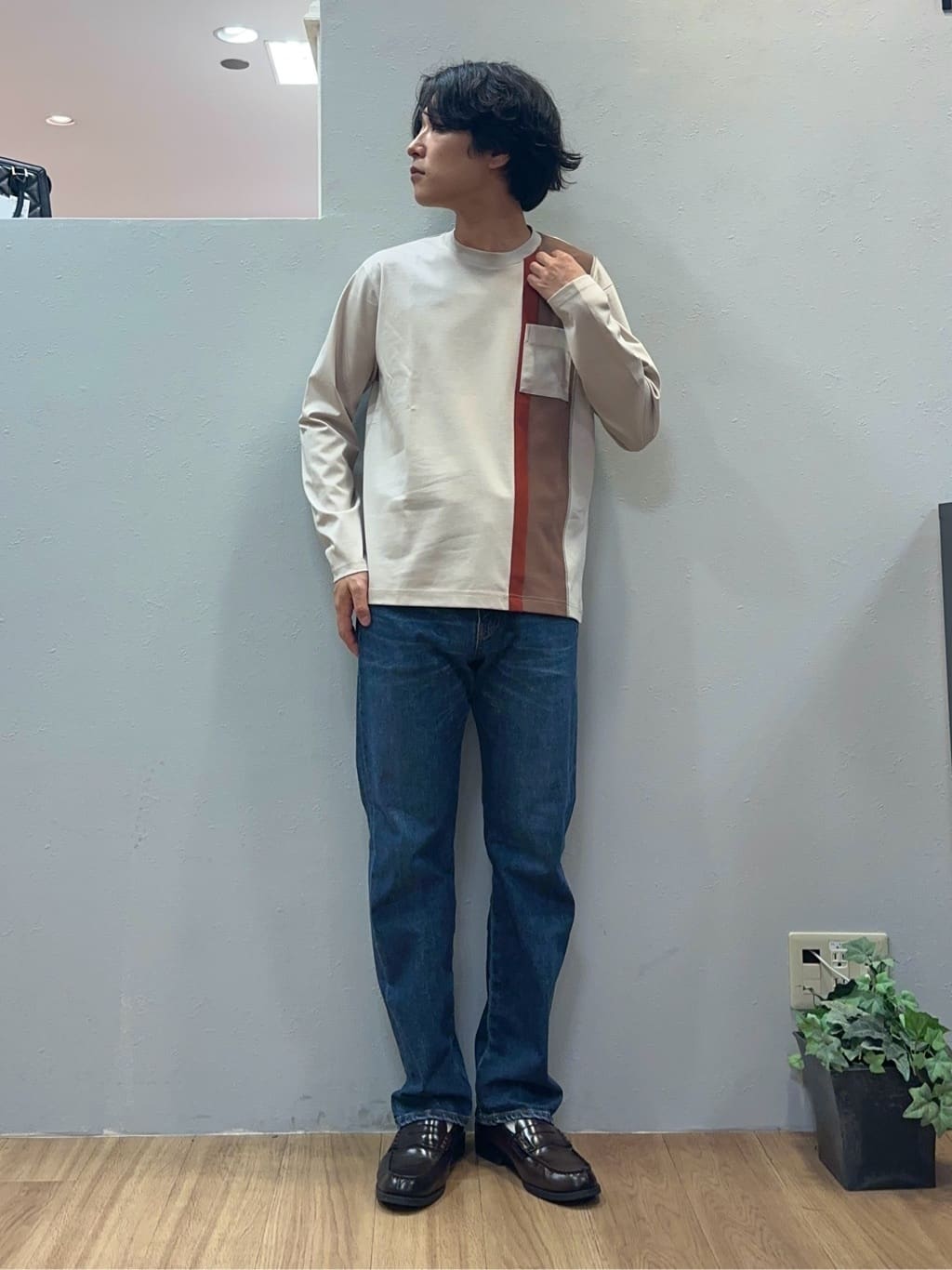 TAKEO KIKUCHIの【バイカラー】バーチカル切替 ジャージカットソーを使ったコーディネートを紹介します。｜Rakuten Fashion(楽天ファッション／旧楽天ブランドアベニュー)4580645