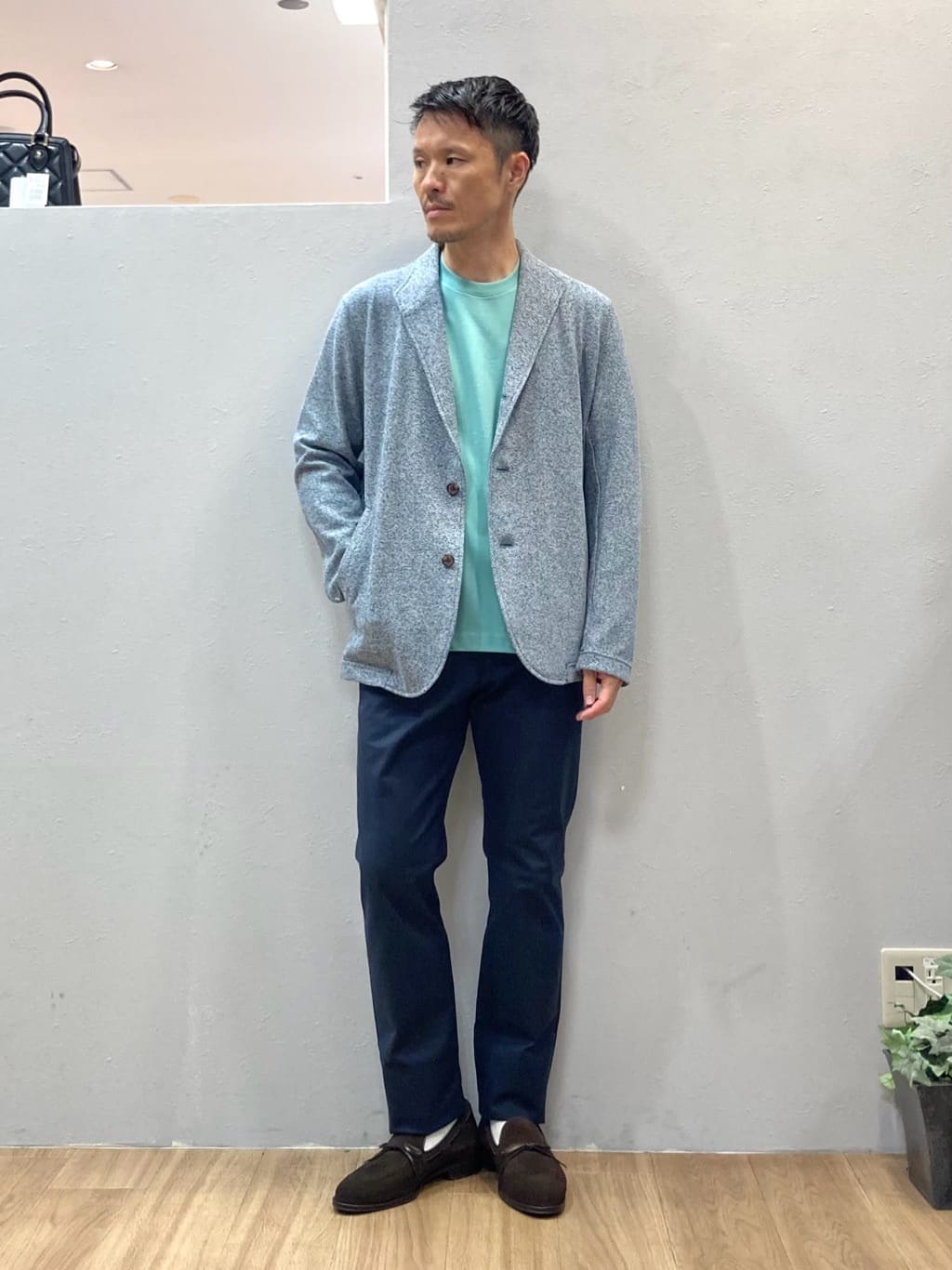 TAKEO KIKUCHIの【全7サイズ*7色展開!】トップマルチヘリンボン パンツを使ったコーディネートを紹介します。｜Rakuten Fashion(楽天ファッション／旧楽天ブランドアベニュー)4580655