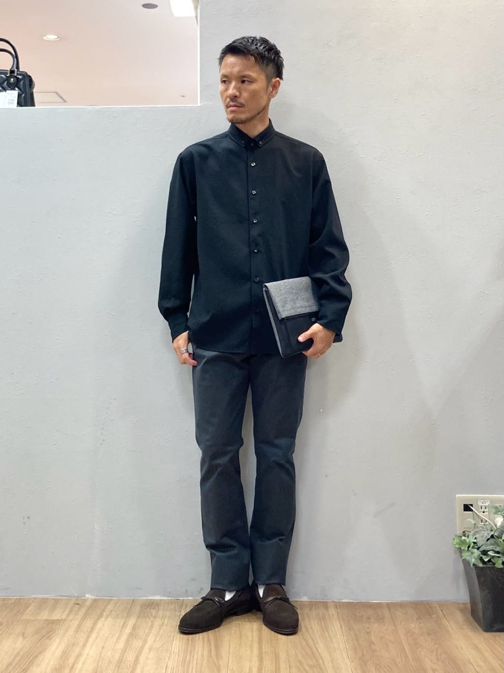 TAKEO KIKUCHIの【全7サイズ*8色展開!】トップマルチヘリンボン パンツを使ったコーディネートを紹介します。｜Rakuten Fashion(楽天ファッション／旧楽天ブランドアベニュー)4588789