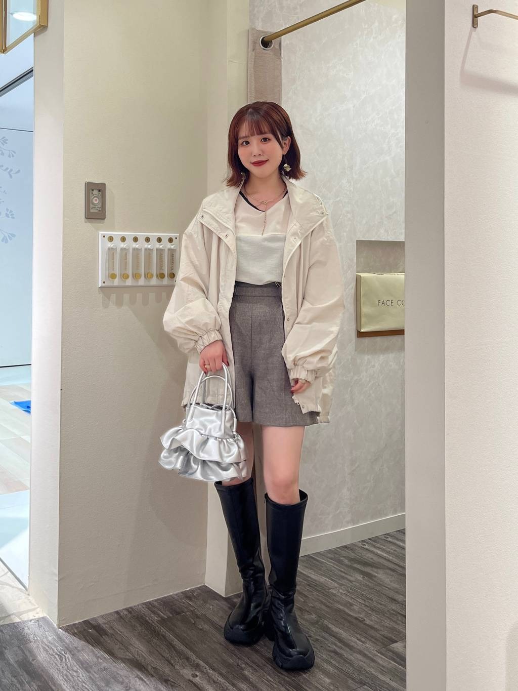 mysty womanのスニーカーロングブーツを使ったコーディネートを紹介します。｜Rakuten Fashion(楽天ファッション／旧楽天ブランドアベニュー)4591183