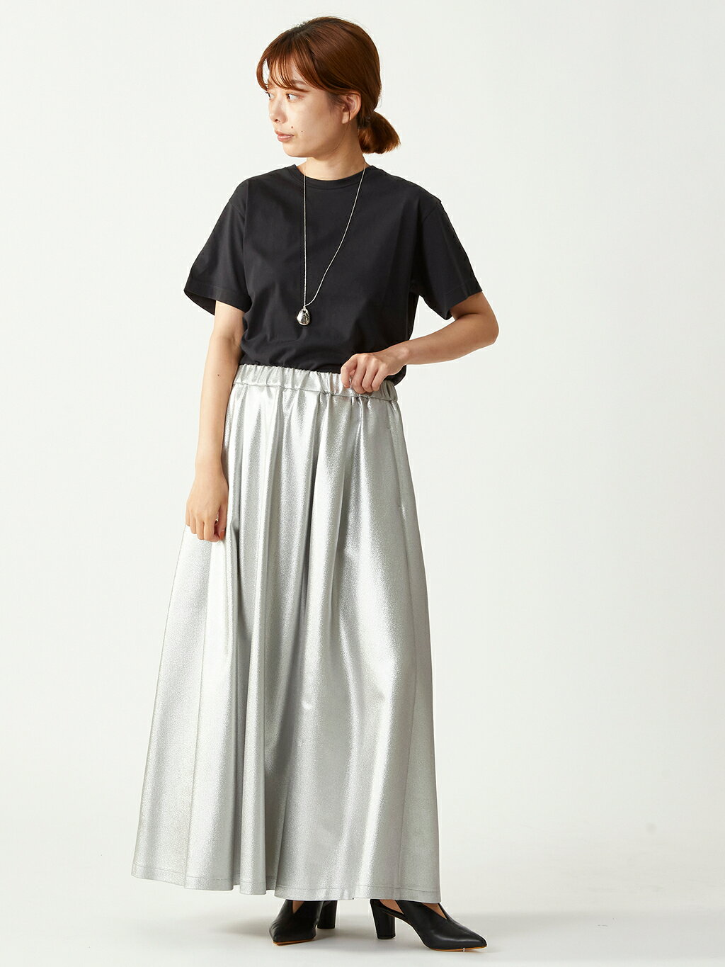 1er Arrondissementのメタリックツイルスカートを使ったコーディネートを紹介します。｜Rakuten Fashion(楽天ファッション／旧楽天ブランドアベニュー)4594527