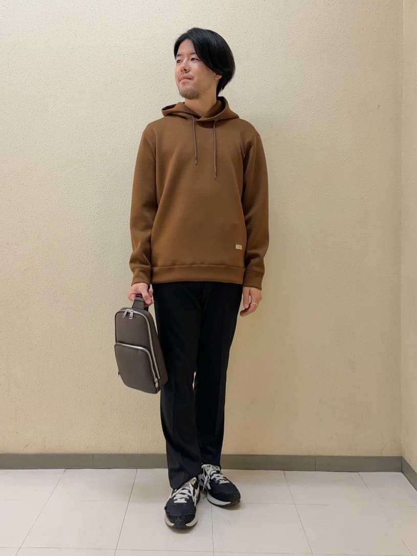 TAKEO KIKUCHIの【Made in JAPAN】エアダン プルオーバー パーカを使ったコーディネートを紹介します。｜Rakuten Fashion(楽天ファッション／旧楽天ブランドアベニュー)4595773