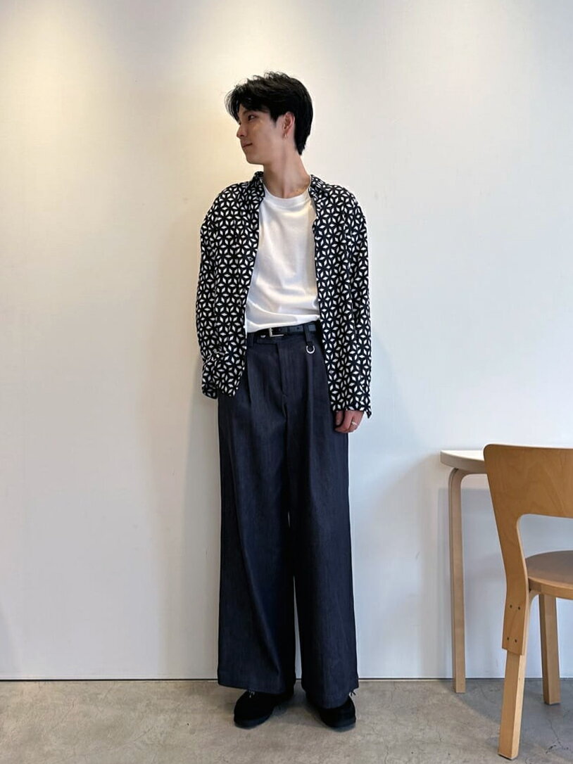 LOVELESSの2タックバギーデニムを使ったコーディネートを紹介します。｜Rakuten Fashion(楽天ファッション／旧楽天ブランドアベニュー)4601002