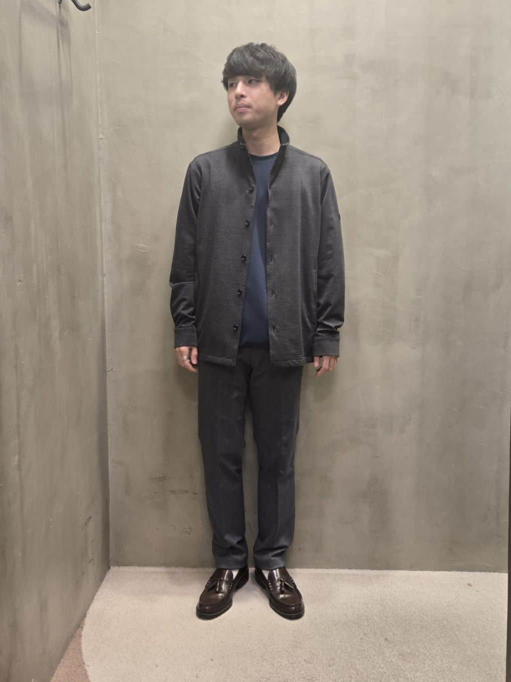 TAKEO KIKUCHIの【オフィスカジュアル対応】ドレス チノパンツを使ったコーディネートを紹介します。｜Rakuten Fashion(楽天ファッション／旧楽天ブランドアベニュー)4604157