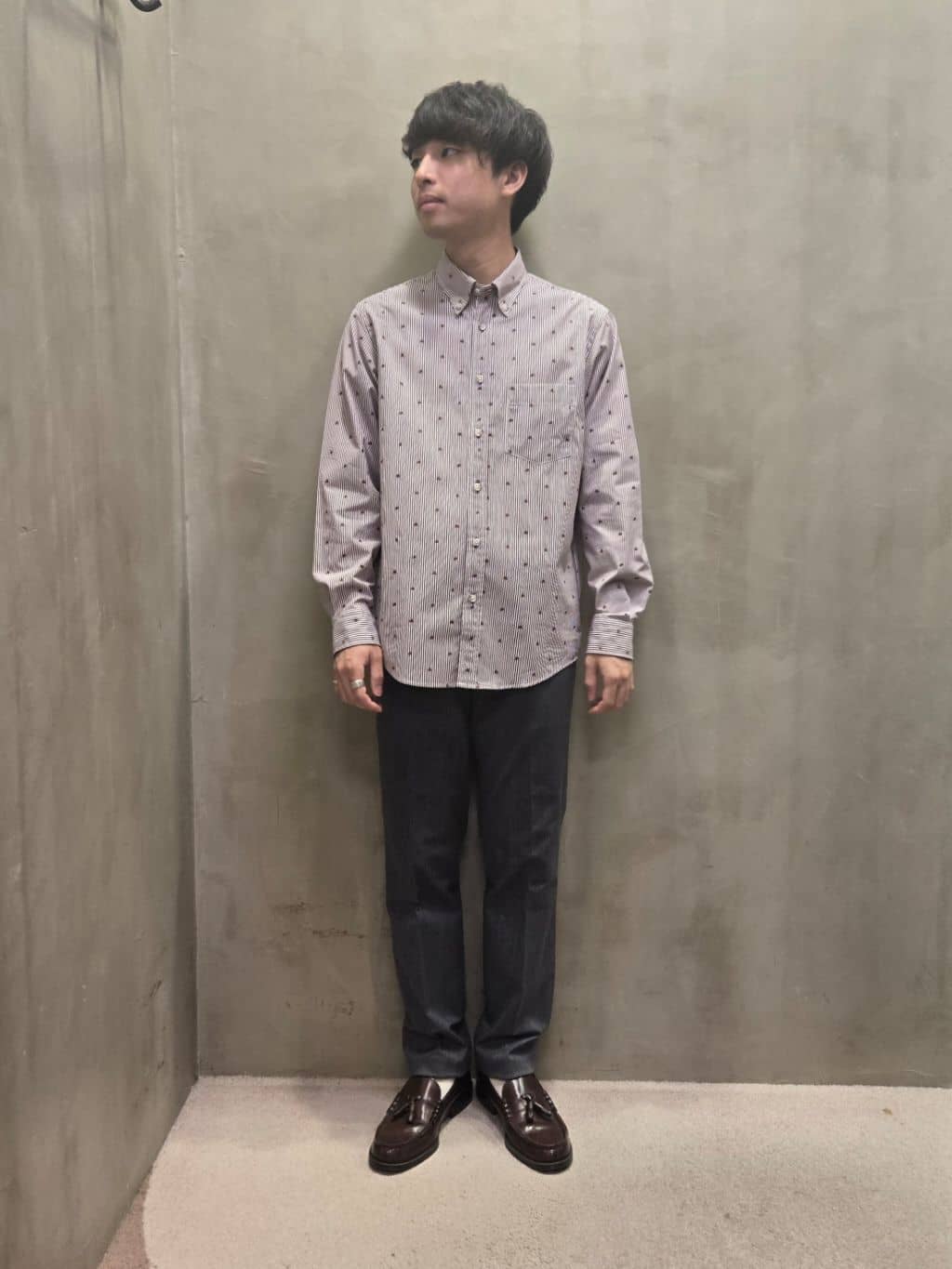 TAKEO KIKUCHIの【オフィスカジュアル対応】ドレス チノパンツを使ったコーディネートを紹介します。｜Rakuten Fashion(楽天ファッション／旧楽天ブランドアベニュー)4604158