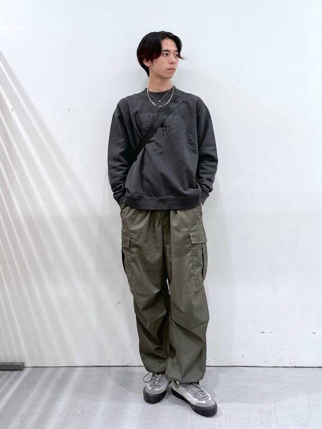 LAKOLEのピグメントパッチロゴプルオーバーを使ったコーディネートを紹介します。｜Rakuten Fashion(楽天ファッション／旧楽天ブランドアベニュー)4608106