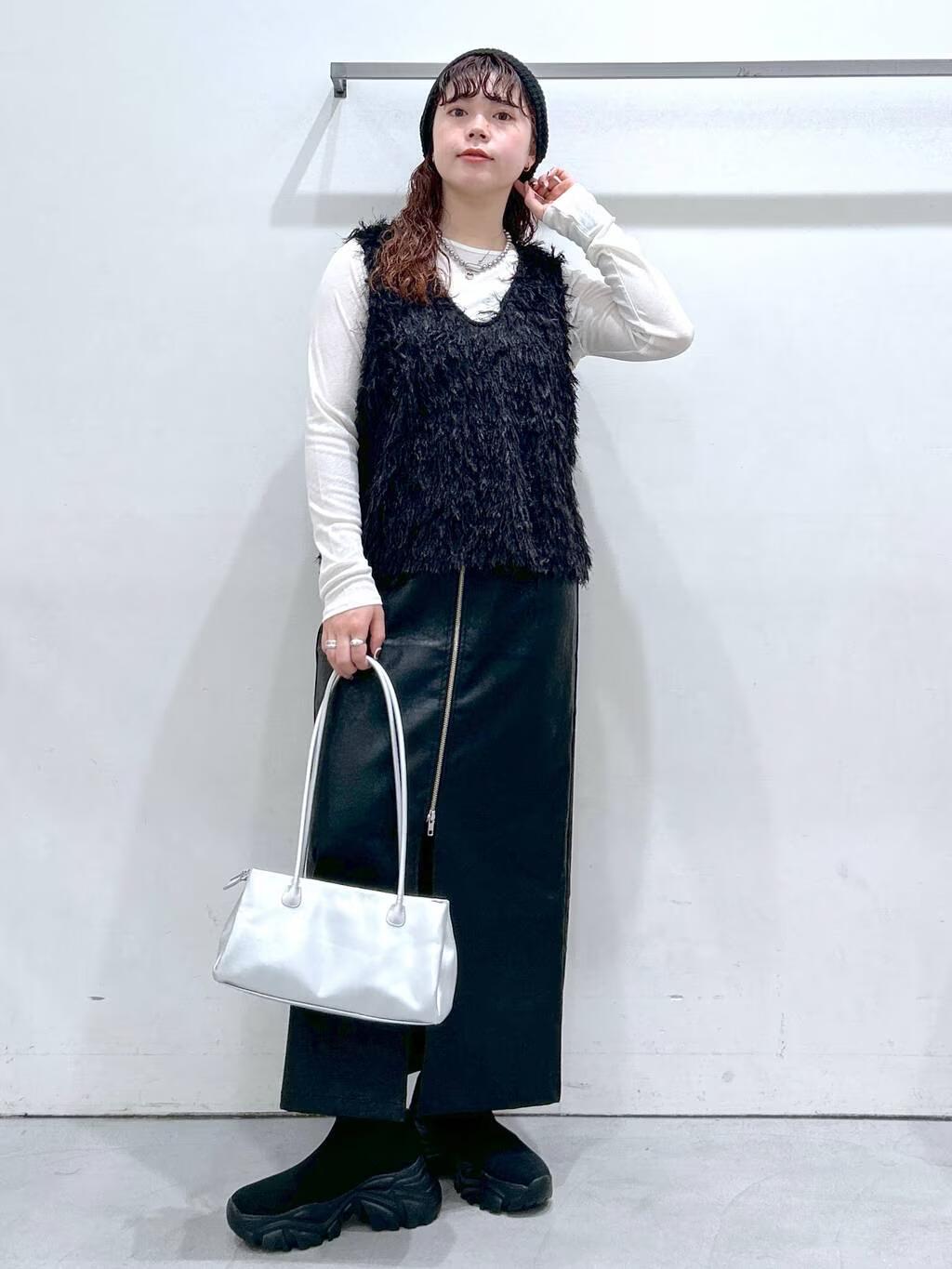 LAKOLEのニットスニーカーソールブーツを使ったコーディネートを紹介します。｜Rakuten Fashion(楽天ファッション／旧楽天ブランドアベニュー)4604487