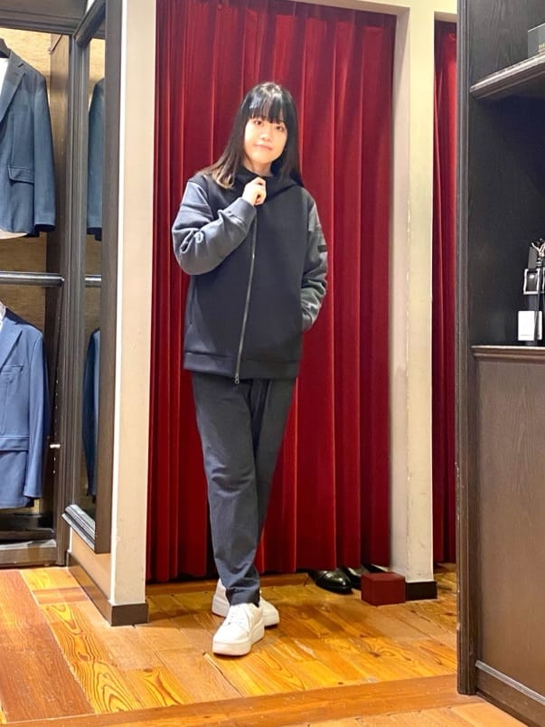 TAKEO KIKUCHIの【Made in JAPAN】ニットスリーブ ジップアップ パーカを使ったコーディネートを紹介します。｜Rakuten Fashion(楽天ファッション／旧楽天ブランドアベニュー)4609656