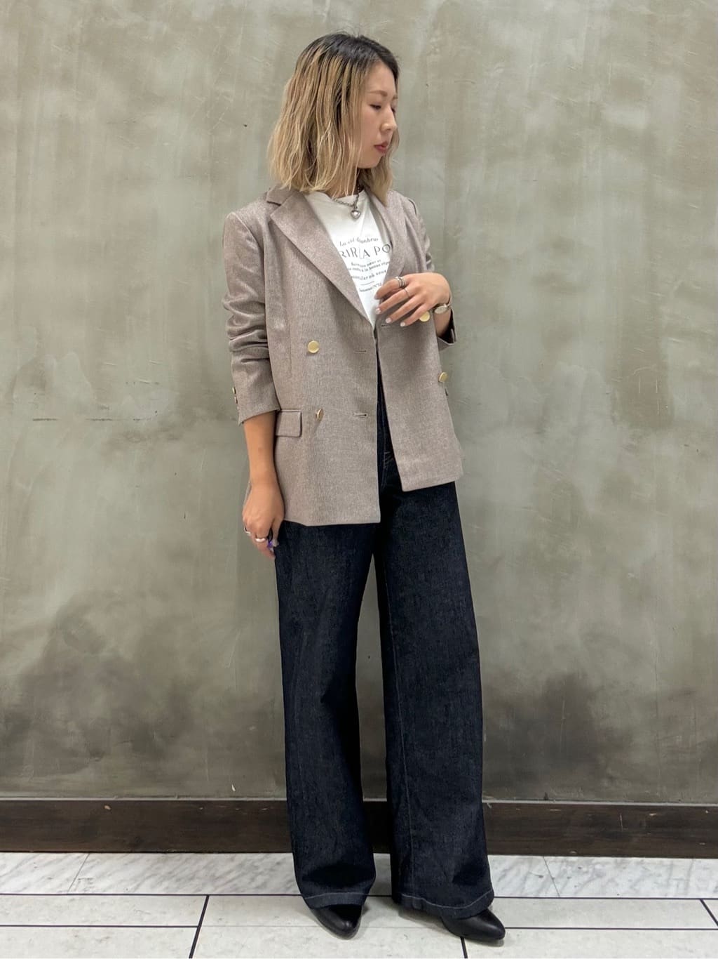 groveの【SOMETHING*grove別注】LISAWIDE DENIM PANTSを使ったコーディネートを紹介します。｜Rakuten Fashion(楽天ファッション／旧楽天ブランドアベニュー)4610067