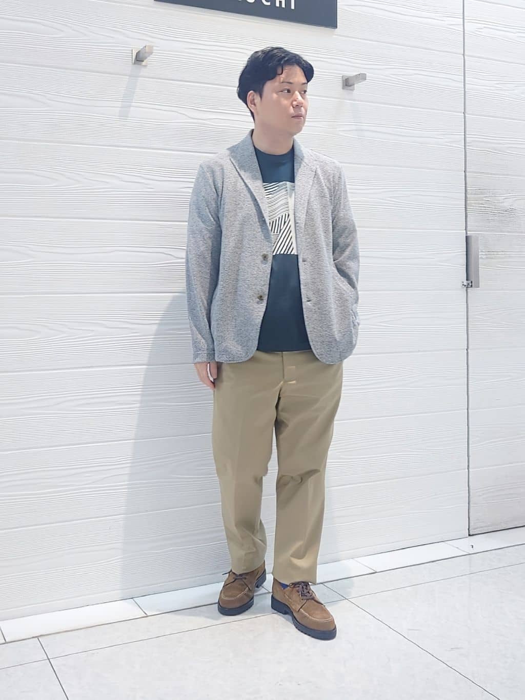 TAKEO KIKUCHIの【オフィスカジュアル対応】ドレス チノパンツを使ったコーディネートを紹介します。｜Rakuten Fashion(楽天ファッション／旧楽天ブランドアベニュー)4612705