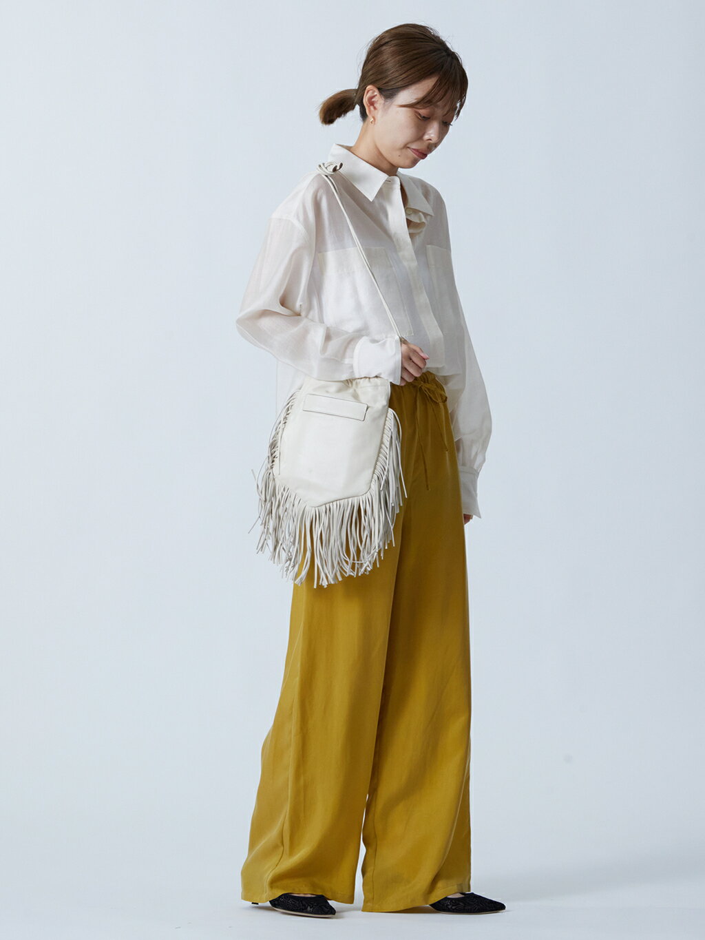 1er Arrondissementの【新色登場】キュプラフィブリルイージーパンツを使ったコーディネートを紹介します。｜Rakuten Fashion(楽天ファッション／旧楽天ブランドアベニュー)4615042