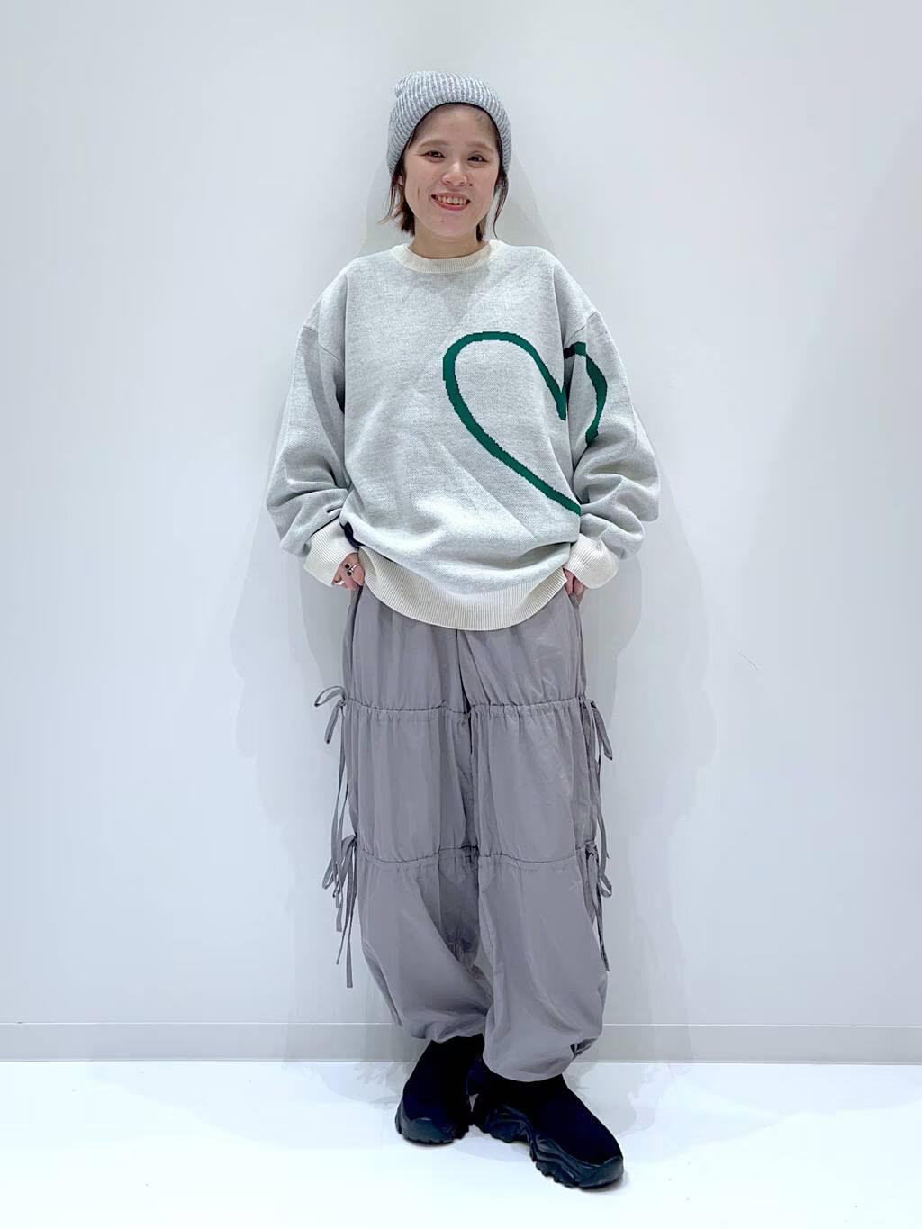 LAKOLEのラインモチーフニットプルオーバーを使ったコーディネートを紹介します。｜Rakuten Fashion(楽天ファッション／旧楽天ブランドアベニュー)4618065