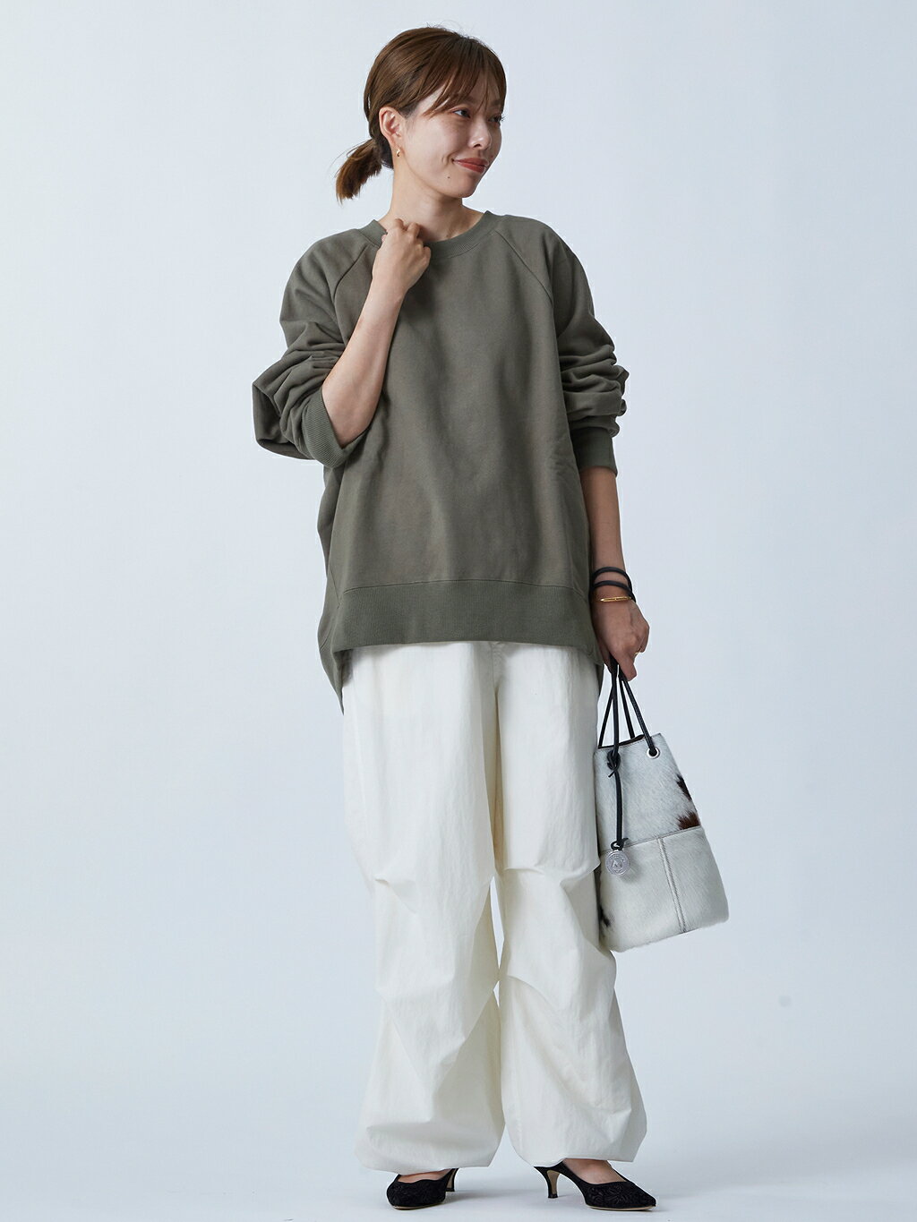 1er Arrondissementのコットンナイロンパラシュートパンツを使ったコーディネートを紹介します。｜Rakuten Fashion(楽天ファッション／旧楽天ブランドアベニュー)4620822