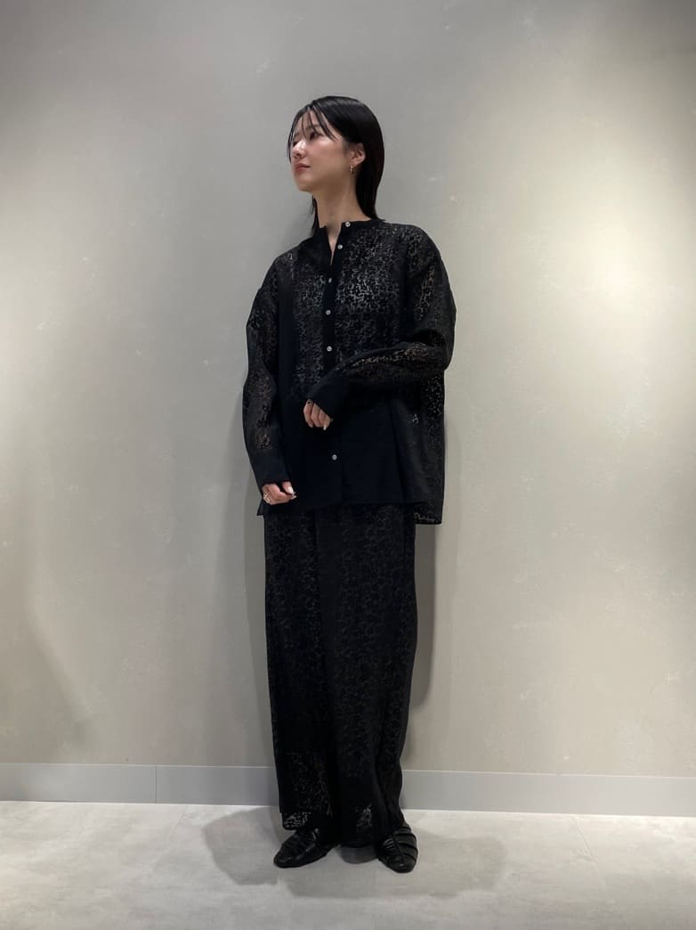 Vinのアソートパターンシアーブラックシャツを使ったコーディネートを紹介します。｜Rakuten Fashion(楽天ファッション／旧楽天ブランドアベニュー)4625700