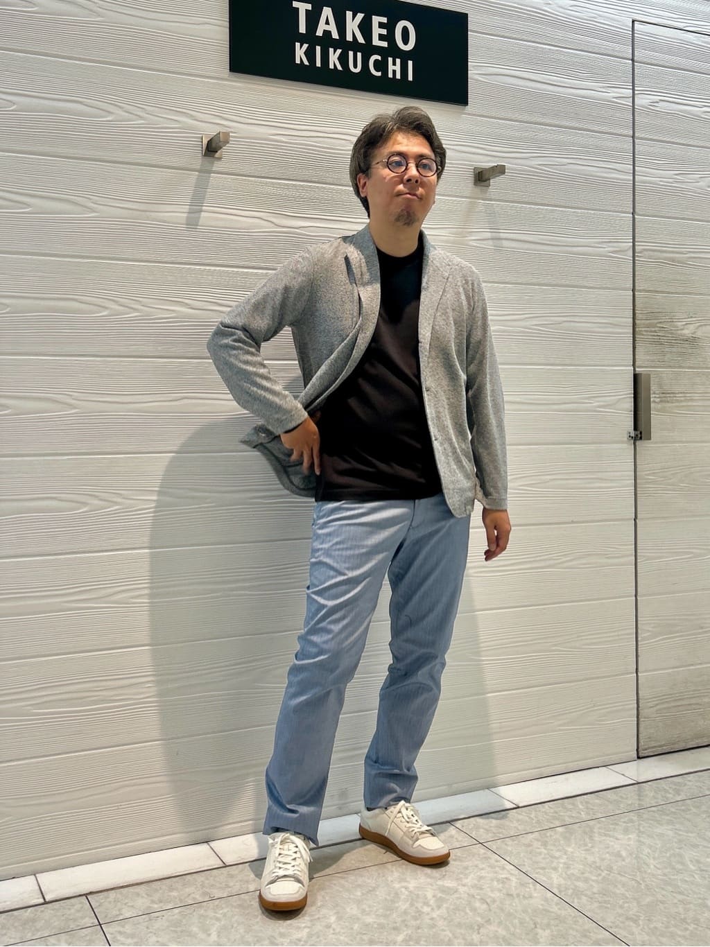TAKEO KIKUCHIの【抗菌防臭/ジャケット対応】テーラード 長袖Tシャツを使ったコーディネートを紹介します。｜Rakuten Fashion(楽天ファッション／旧楽天ブランドアベニュー)4632817