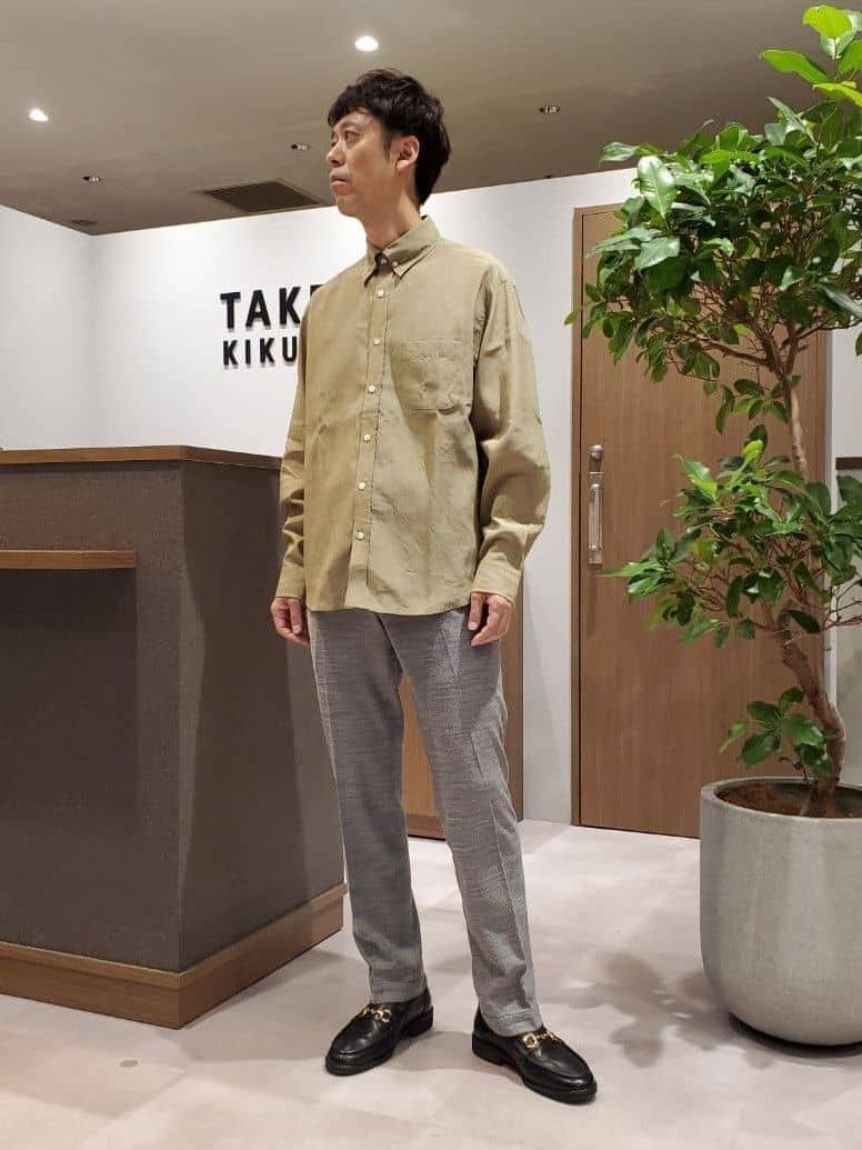TAKEO KIKUCHIの【尾州織】ラッセルメッシュ パンツ/ セットアップ対応を使ったコーディネートを紹介します。｜Rakuten Fashion(楽天ファッション／旧楽天ブランドアベニュー)4634871