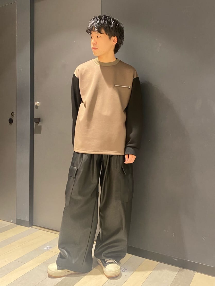 tk.TAKEO KIKUCHIのシンメトリースイッチプルオーバーを使ったコーディネートを紹介します。｜Rakuten Fashion(楽天ファッション／旧楽天ブランドアベニュー)4636030
