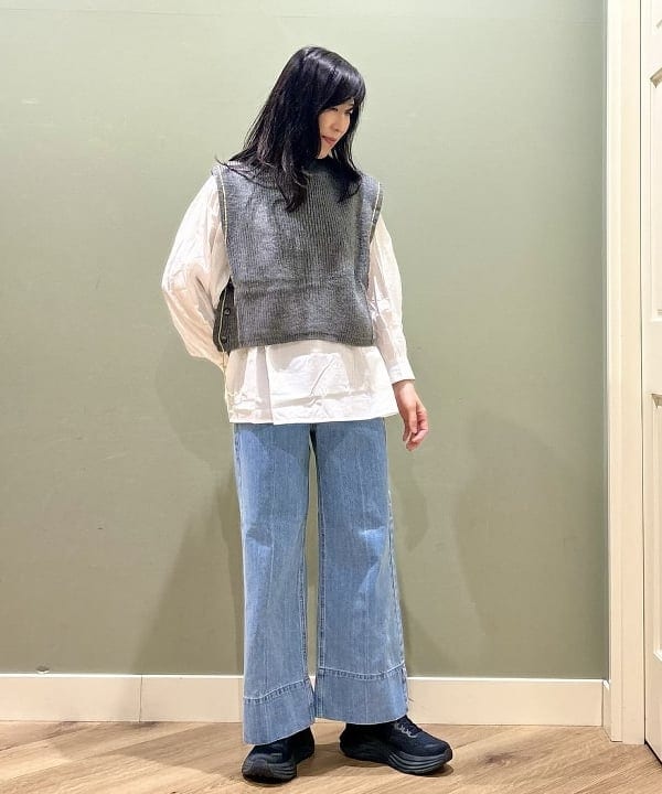 BEAMS HEARTのセンタープレス ワイドデニムパンツ(S~M) 25SS ワイドレッグを使ったコーディネートを紹介します。｜Rakuten Fashion(楽天ファッション／旧楽天ブランドアベニュー)4638715