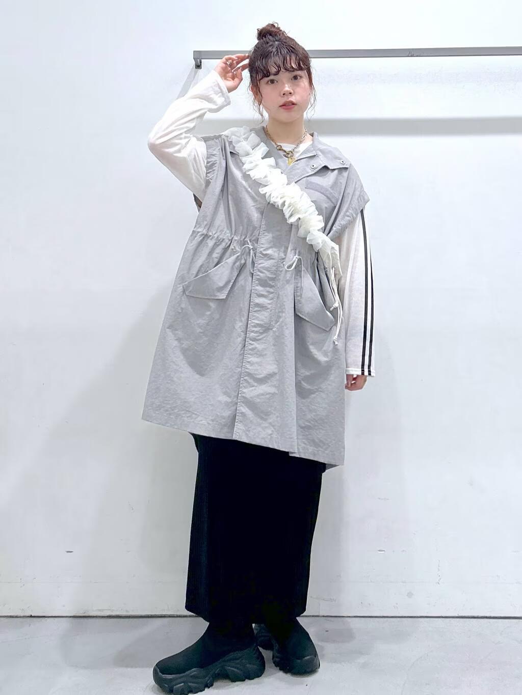 LAKOLEの袖ラインプリント長袖Tを使ったコーディネートを紹介します。｜Rakuten Fashion(楽天ファッション／旧楽天ブランドアベニュー)4642076