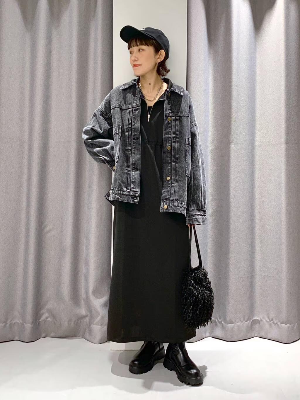 LAKOLEのハーフジップトラックワンピースを使ったコーディネートを紹介します。｜Rakuten Fashion(楽天ファッション／旧楽天ブランドアベニュー)4642180