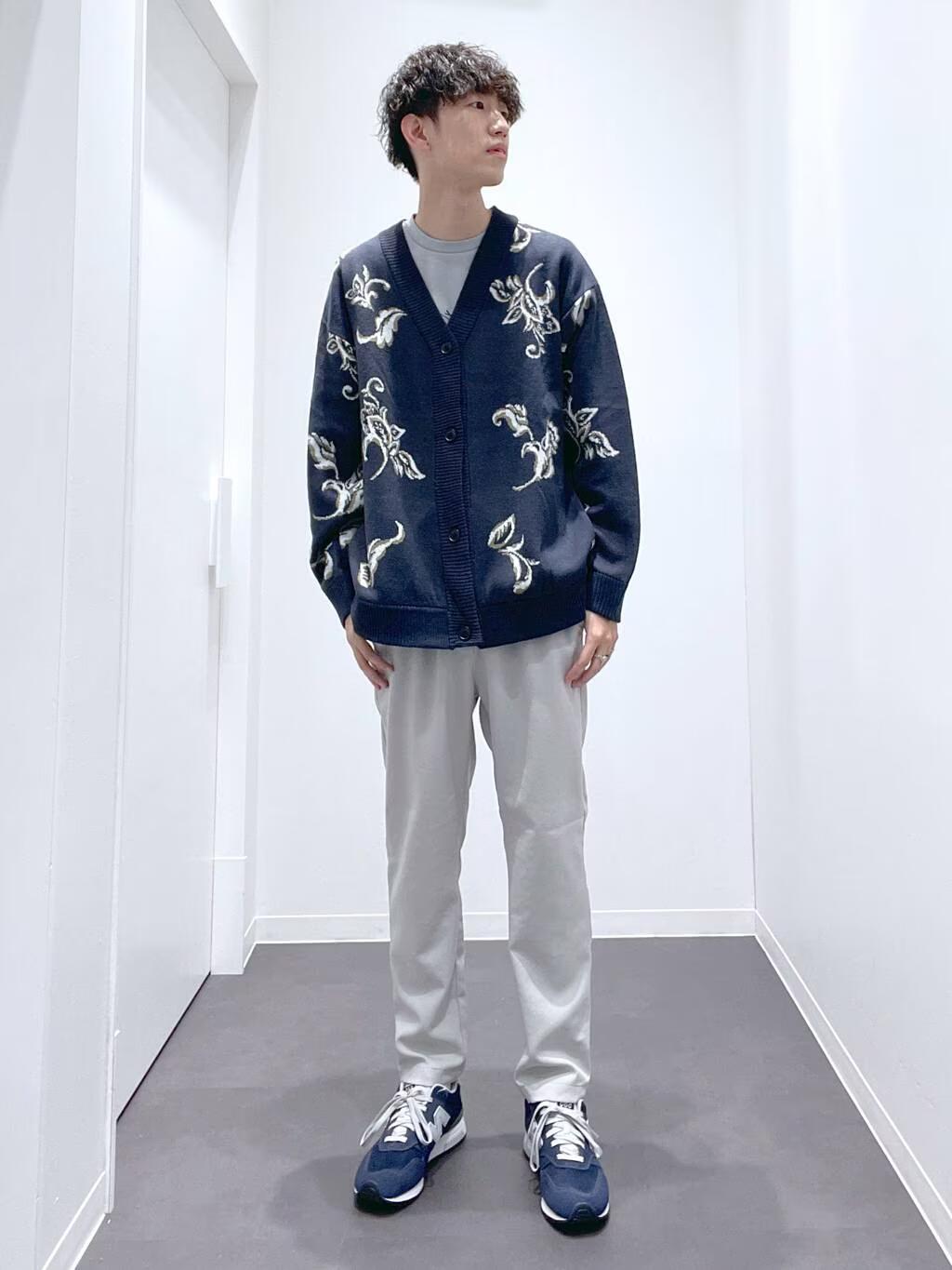 LAKOLEのリーフモチーフ柄カーディガンを使ったコーディネートを紹介します。｜Rakuten Fashion(楽天ファッション／旧楽天ブランドアベニュー)4642167