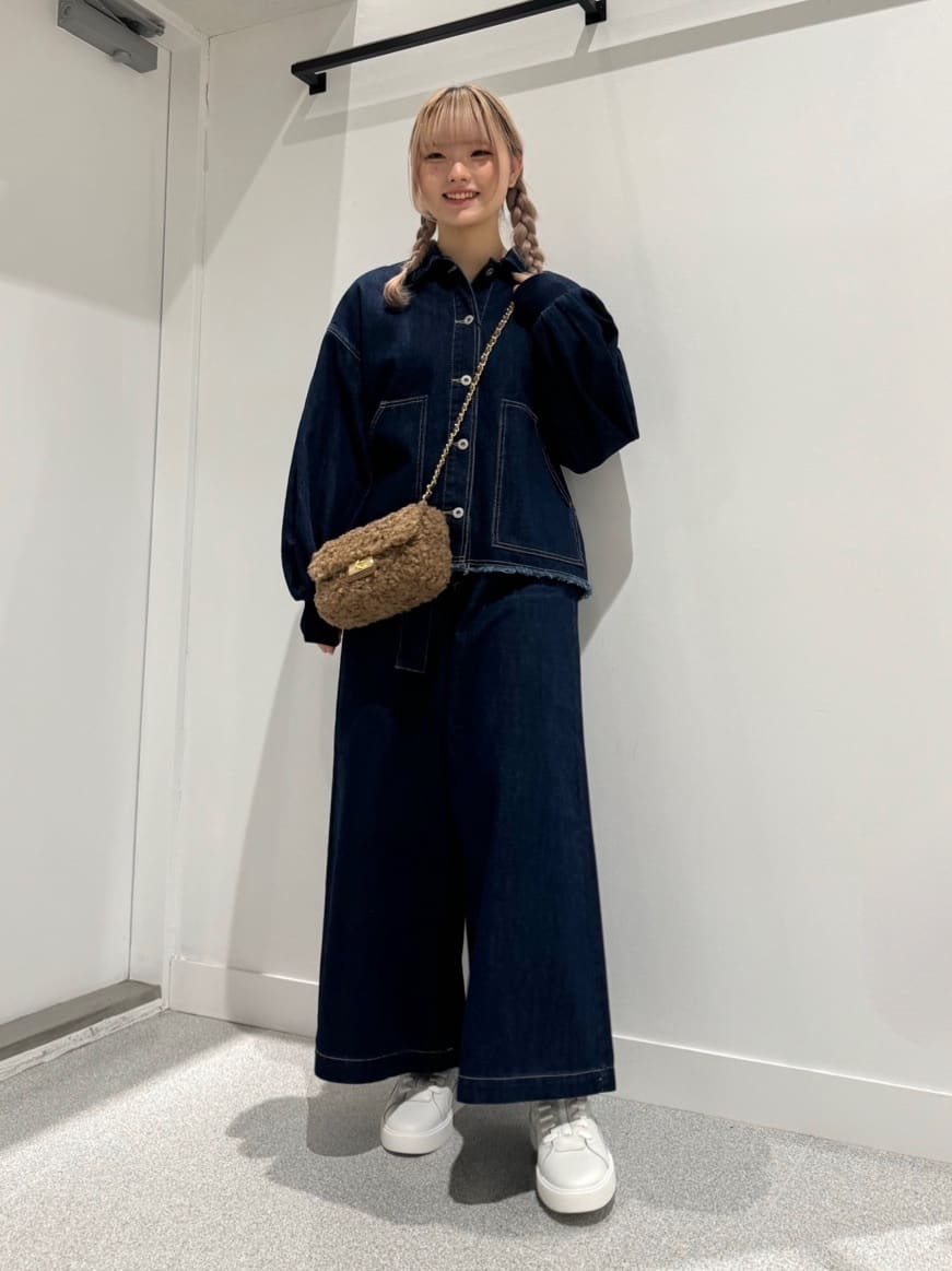 Vinのボリュームスリーブデニムジャケットを使ったコーディネートを紹介します。｜Rakuten Fashion(楽天ファッション／旧楽天ブランドアベニュー)4643582