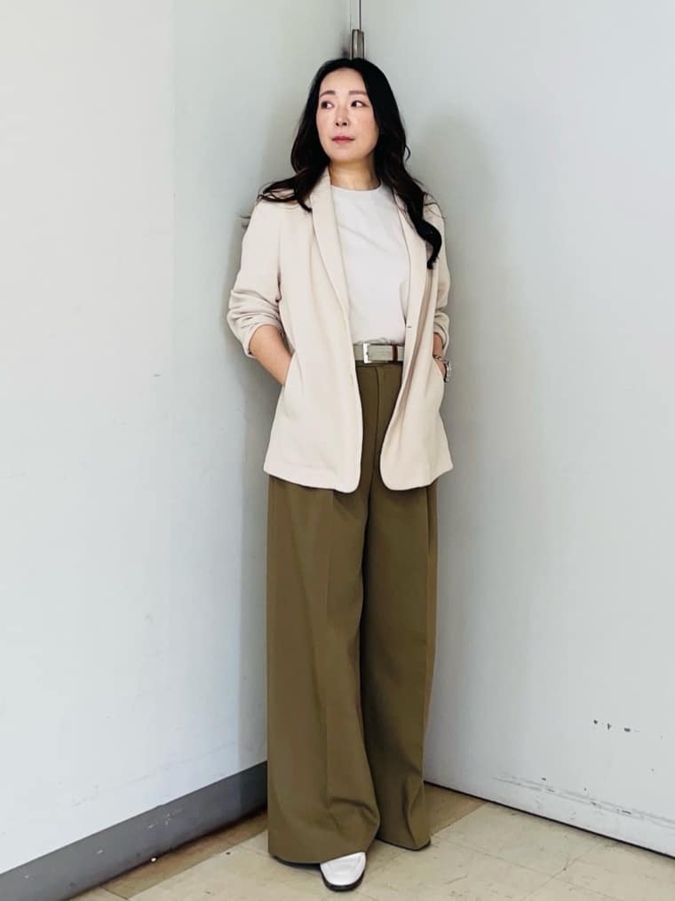 TAKEO KIKUCHIの【尾州織】ショールカラー カーディガン ジャケットを使ったコーディネートを紹介します。｜Rakuten Fashion(楽天ファッション／旧楽天ブランドアベニュー)4643909