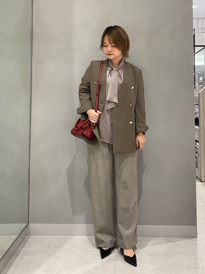 Vinのサテン×カットソーボウタイブラウスを使ったコーディネートを紹介します。｜Rakuten Fashion(楽天ファッション／旧楽天ブランドアベニュー)4648386