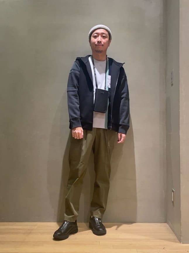 TAKEO KIKUCHIの【Made in JAPAN】ニットスリーブ ジップアップ パーカを使ったコーディネートを紹介します。｜Rakuten Fashion(楽天ファッション／旧楽天ブランドアベニュー)4649059