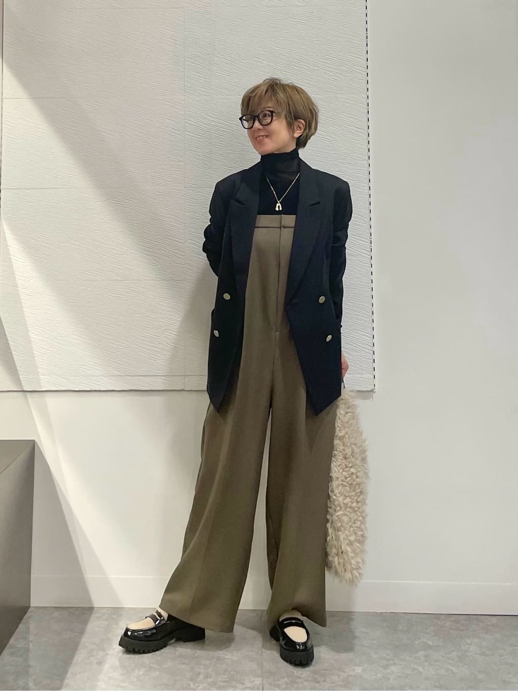 Vinのダブルブレストテーラードジャケットを使ったコーディネートを紹介します。｜Rakuten Fashion(楽天ファッション／旧楽天ブランドアベニュー)4650283