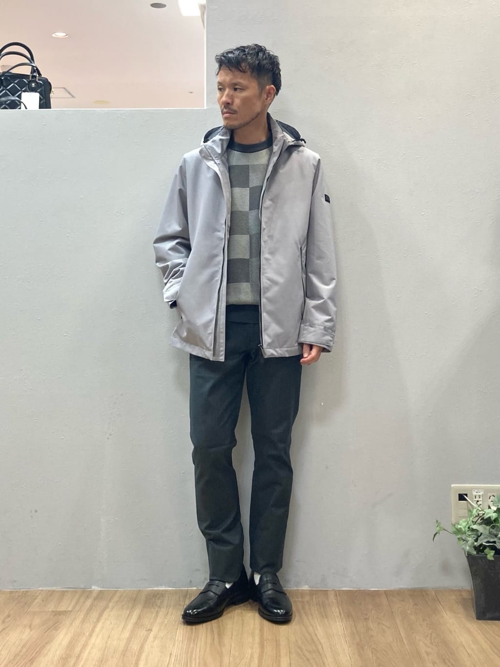 TAKEO KIKUCHIの【軽量アウター】エレクティブ シェル ブルゾンを使ったコーディネートを紹介します。｜Rakuten Fashion(楽天ファッション／旧楽天ブランドアベニュー)4651003