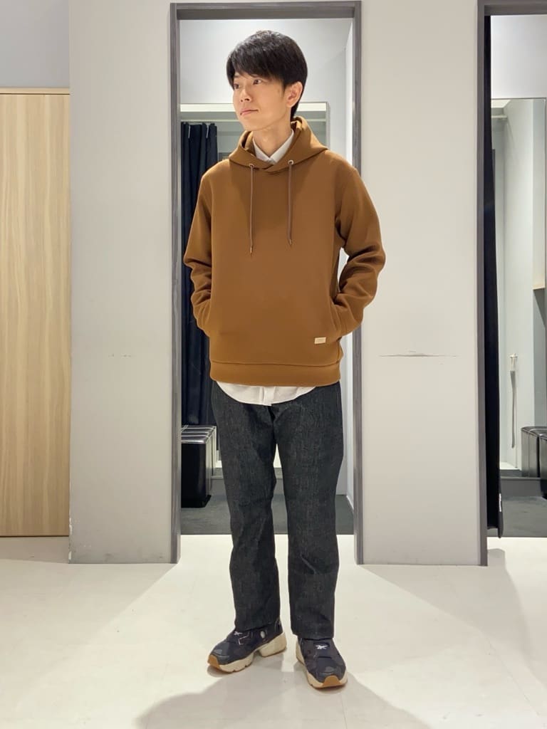 TAKEO KIKUCHIの【Made in JAPAN】エアダン プルオーバー パーカを使ったコーディネートを紹介します。｜Rakuten Fashion(楽天ファッション／旧楽天ブランドアベニュー)4652911