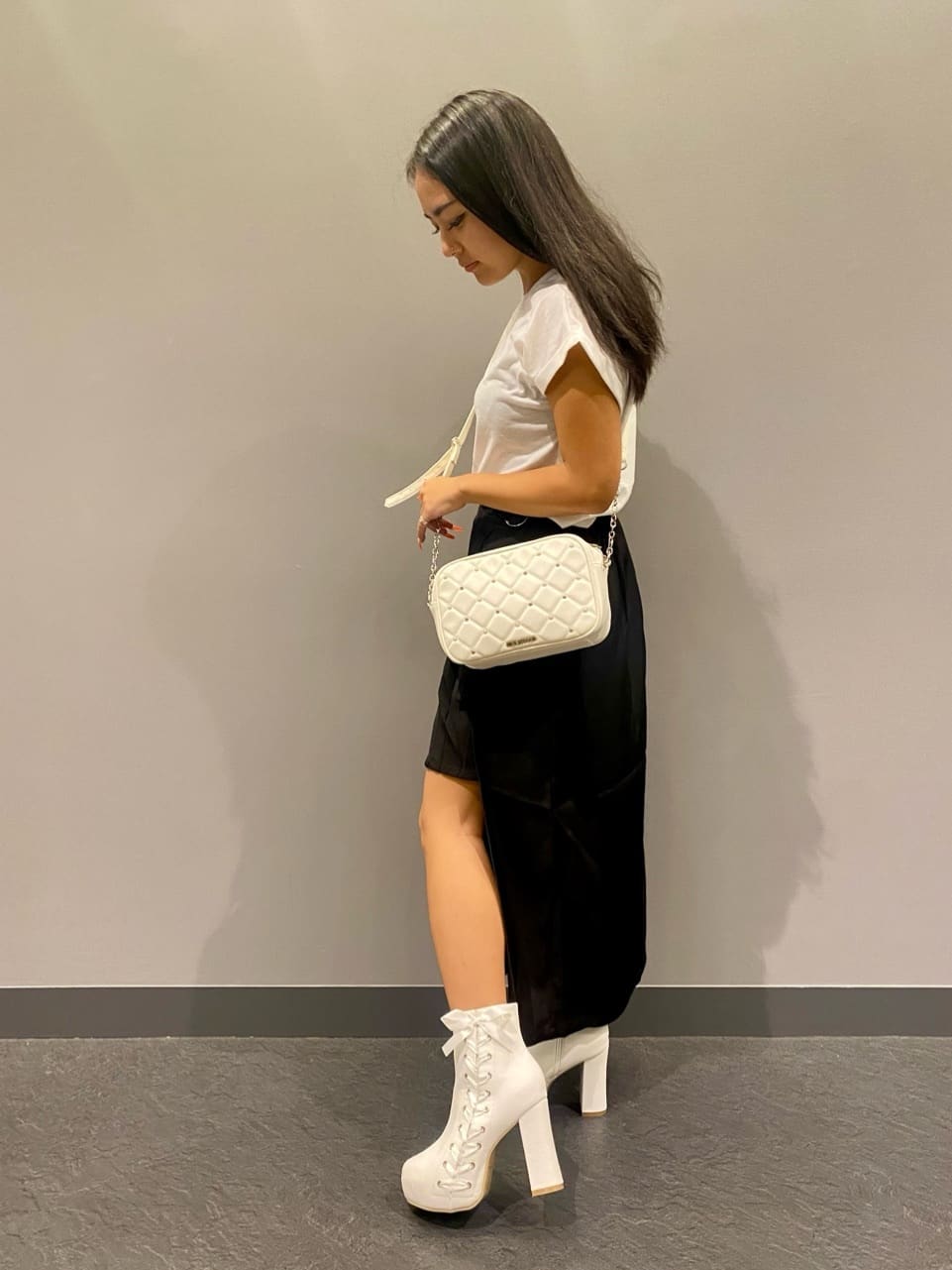 ESPERANZAのサイド編上げ厚底ハイヒールブーツを使ったコーディネートを紹介します。｜Rakuten Fashion(楽天ファッション／旧楽天ブランドアベニュー)4655305