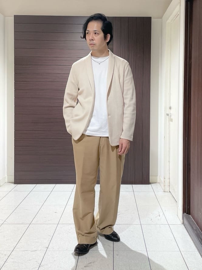 TAKEO KIKUCHIの【尾州織】ショールカラー カーディガン ジャケットを使ったコーディネートを紹介します。｜Rakuten Fashion(楽天ファッション／旧楽天ブランドアベニュー)4655296
