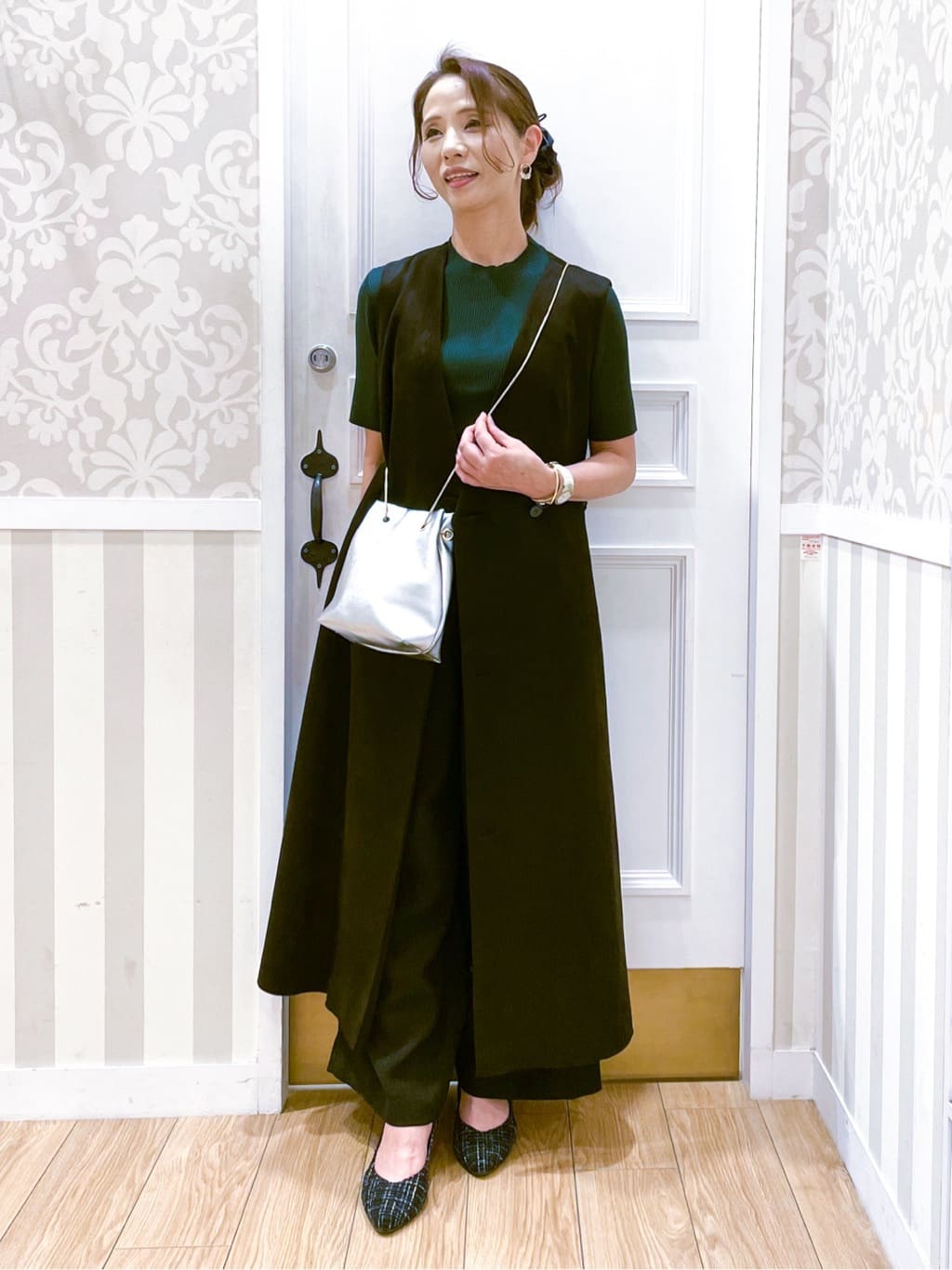 groveのスエードライクジレ2WAYワンピースを使ったコーディネートを紹介します。｜Rakuten Fashion(楽天ファッション／旧楽天ブランドアベニュー)4665265